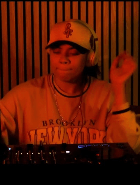DJ XHLO on deck